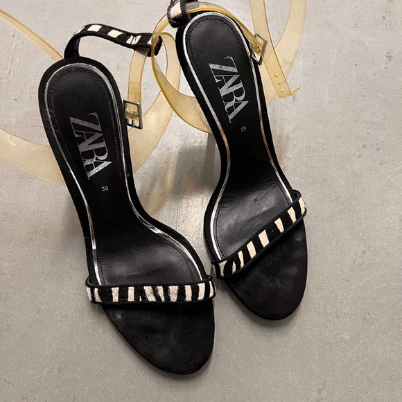 Zara sandal heel / 3.5 in heel / zebra heels, statement shoe - Picture 4 of 4